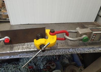 Test techniczny uchwytu śrubowego KNS